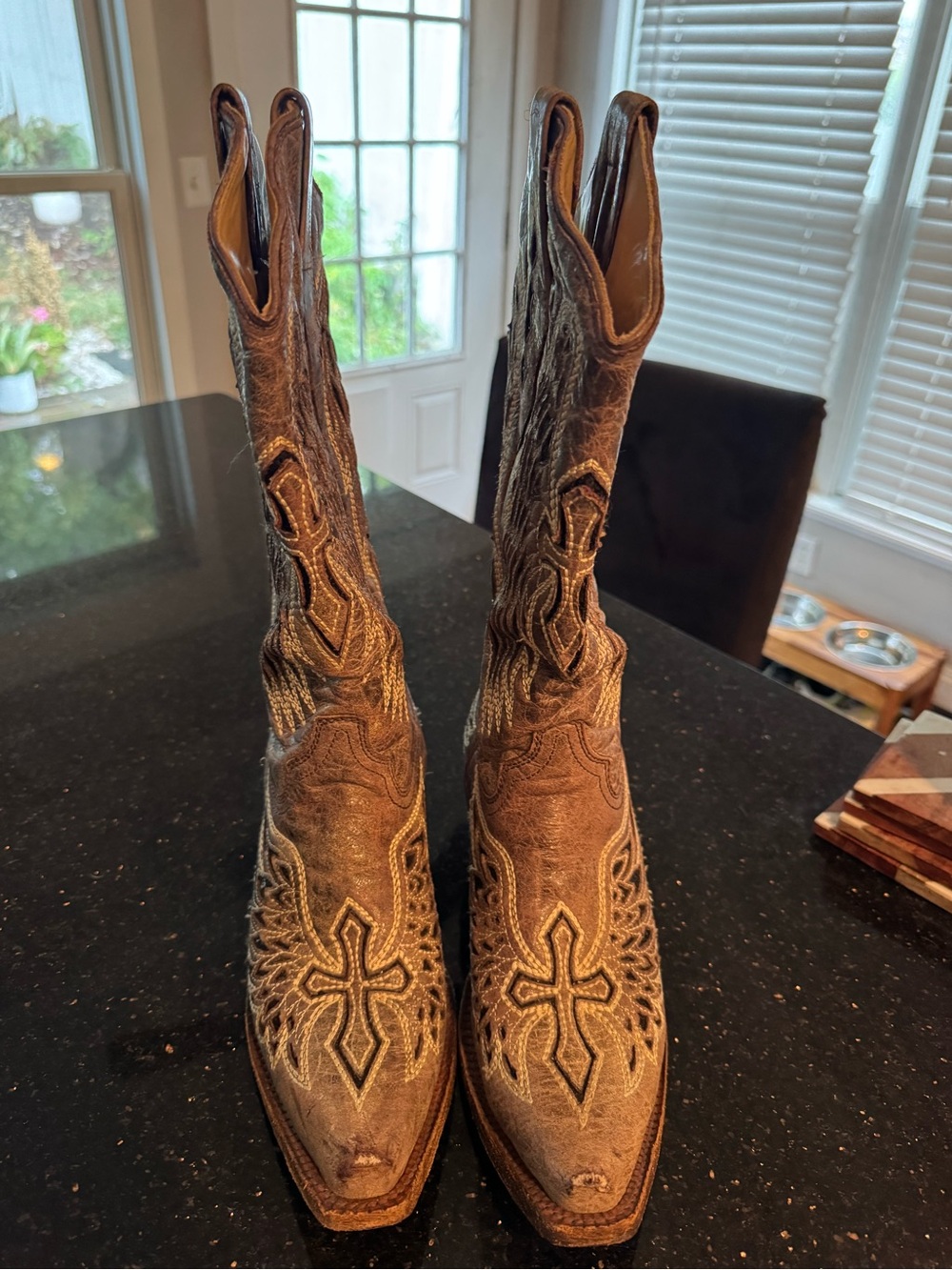 Corral A1241 Wing & Cross Cowboy Boots Women’s 7.5 M Distressed Leather Western